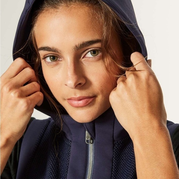 Lululemon The Spaces In Between Vest Midnight Navy - Picture 5 of 11